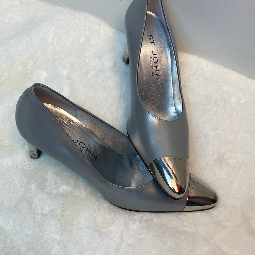 ST. JOHN Womens Heels .